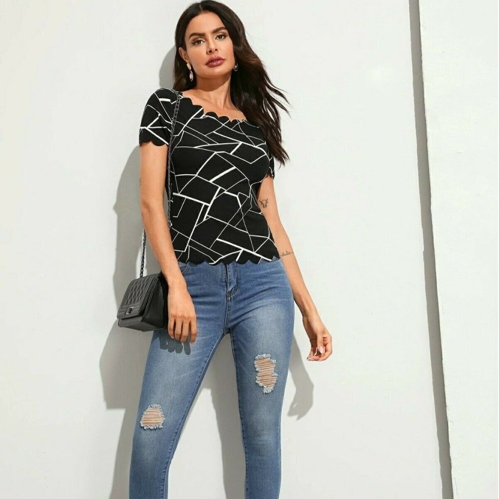 NWOT Womens  Geometric Print Shirt RUFFLES BLACK - Picture 5 of 5